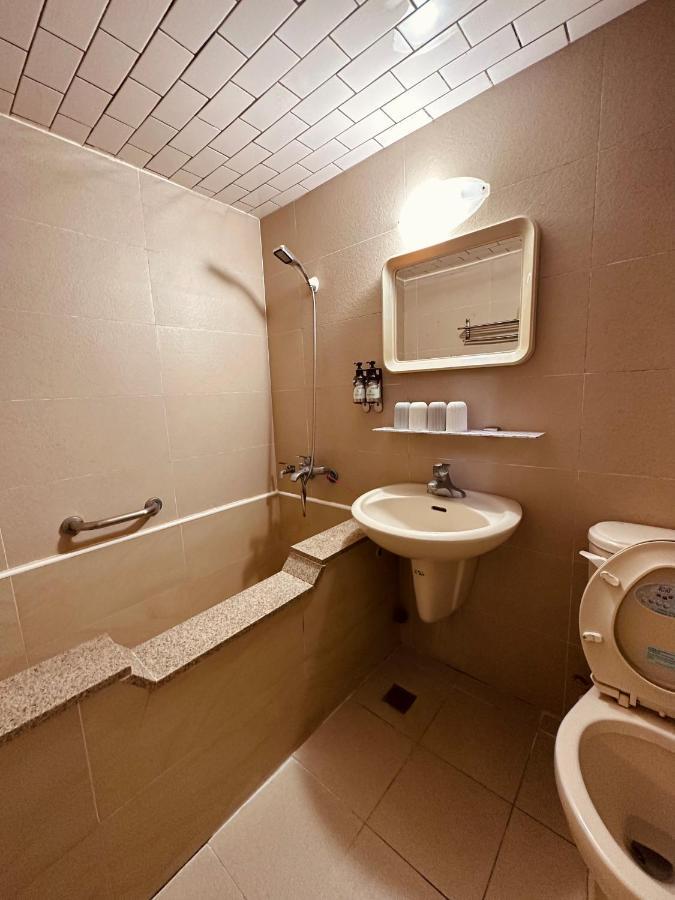 Ming Ren Hotspring Hotel Jiaoxi Exterior foto