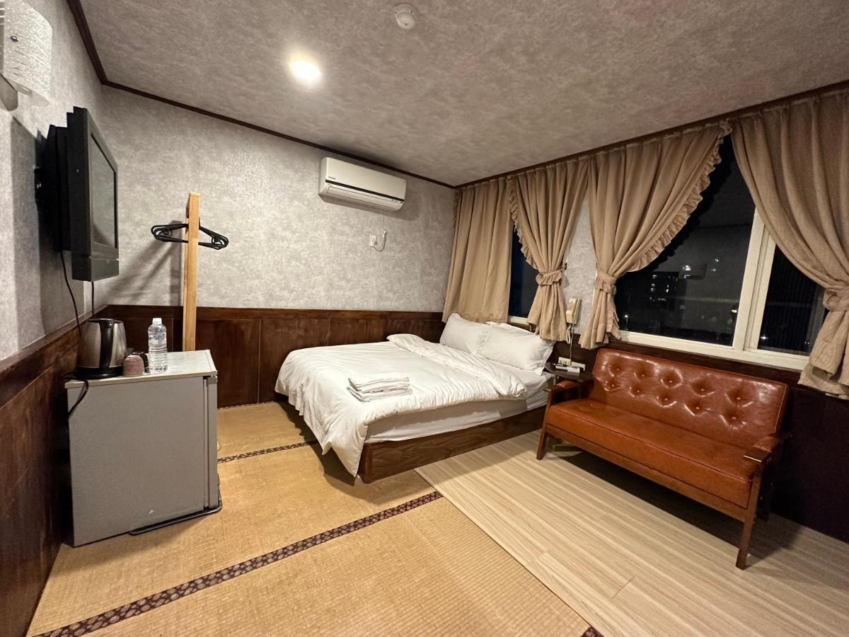 Ming Ren Hotspring Hotel Jiaoxi Exterior foto