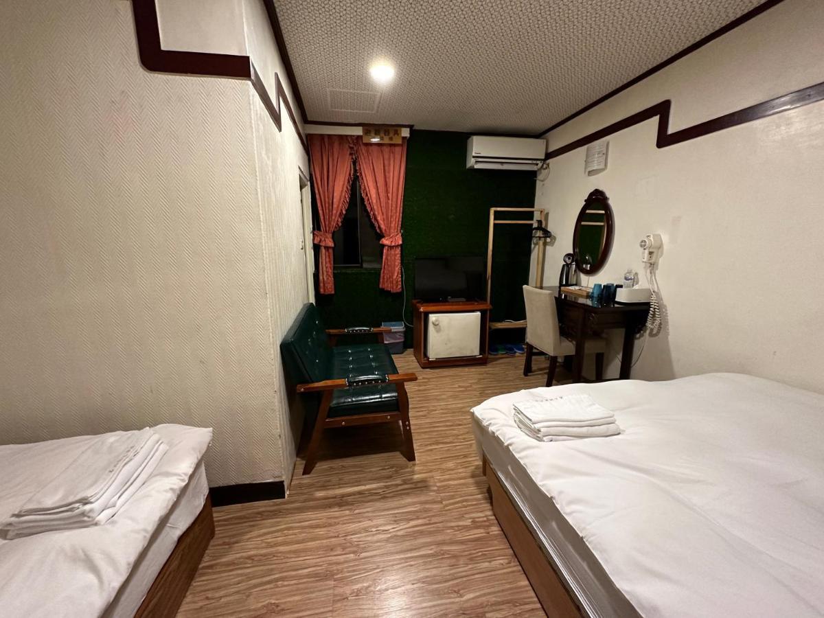 Ming Ren Hotspring Hotel Jiaoxi Exterior foto